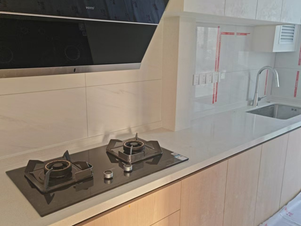 明忠纯情的小强